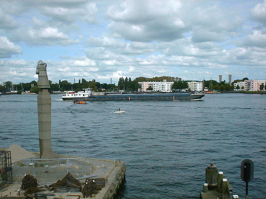 Het IJ boven de IJ-tunnel - Monument S.M.N. - Amsterdam