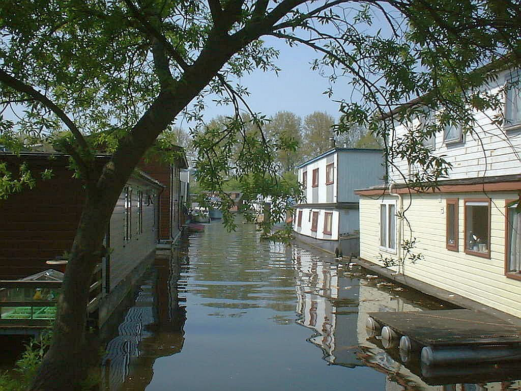 IJsbaanpad Woonboten - Amsterdam