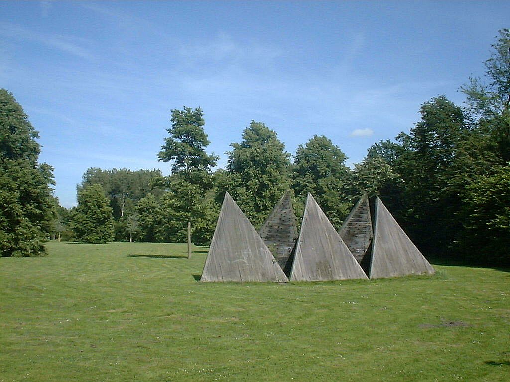 Houten Driehoeken van Josum Walstra - Amsterdam