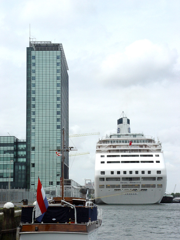 IJ-toren - Amsterdam