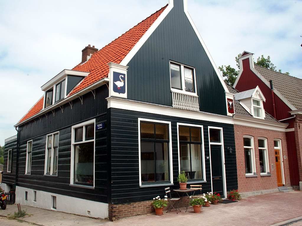 Nieuwendammerdijk - Hoek Meerpad - Amsterdam