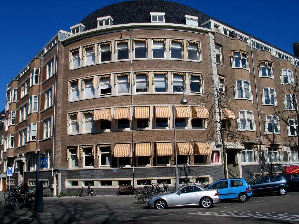 Stadionkade - Hoek Michelangelostraat - Amsterdam