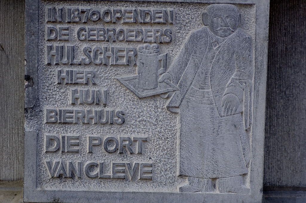 Nieuwezijds Voorgurgwal - Die Port van Cleve - Amsterdam