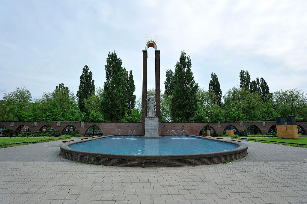 Monument Indie Nederland (vml. Van Heutsz Monument) - Amsterdam