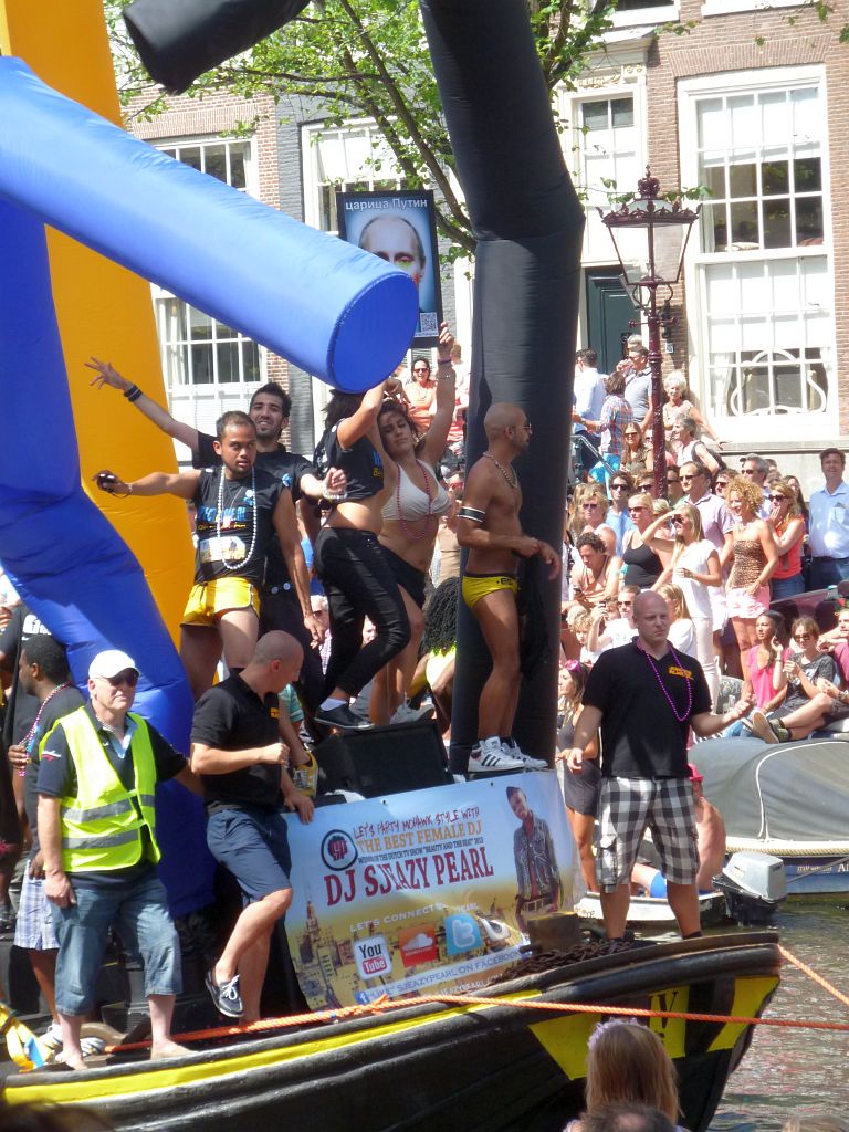 Canal Parade 2013 - Deelnemer Respect2Love - Amsterdam