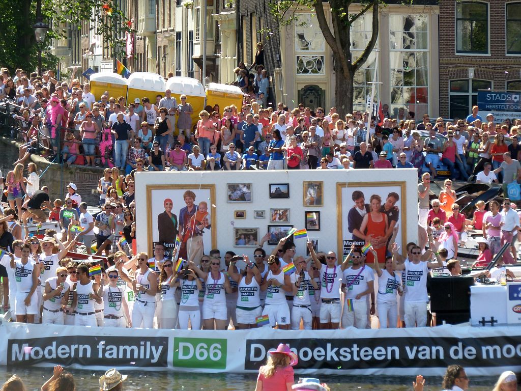 Canal Parade 2013 - Deelnemer D66 - Amsterdam