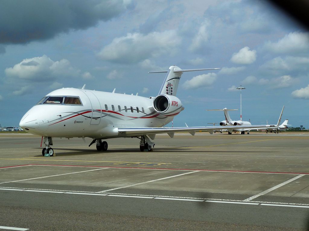 Platform Oost - N7PS Bombardier Challenger 601 - Amsterdam
