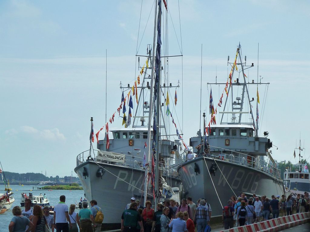 Sail 2015 - Hr.Ms. Roermond en Hr.Ms.Naaldwijk - Amsterdam