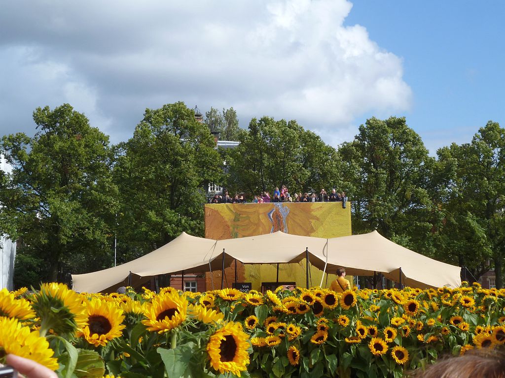 Van Gogh Museum - 125.000 Zonnebloemen ivm Opening Entree - Amsterdam