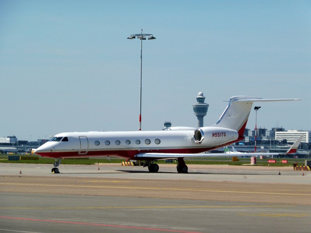 Platform Oost - N551TG Gulfstream G550 - Amsterdam