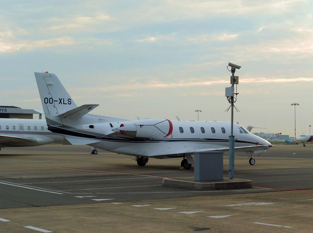 Platform Oost - OO-XLS Cessna 560XL Citation XLS - Amsterdam