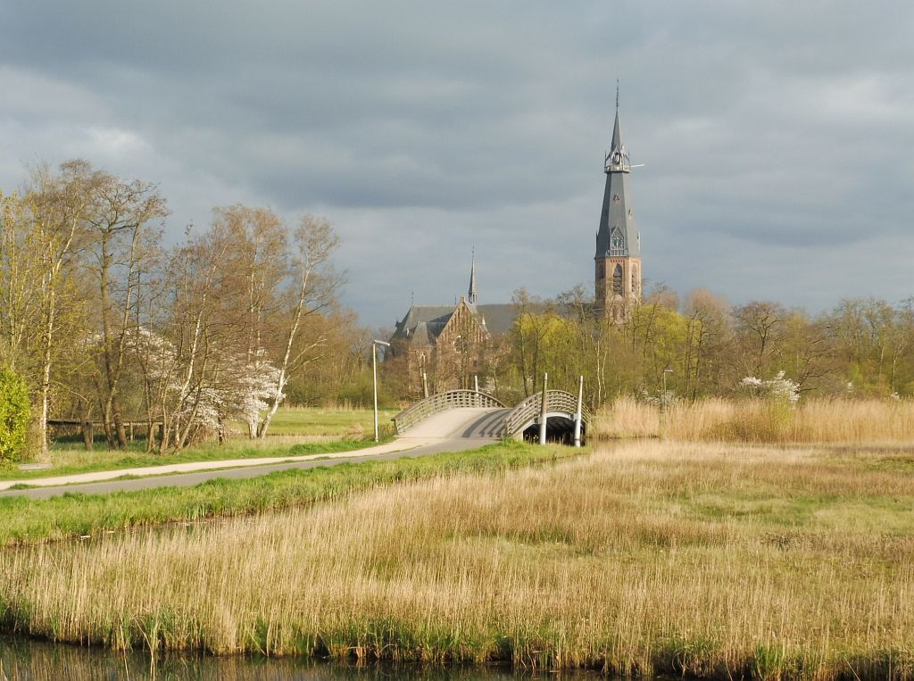 Sint-Urbanuskerk - Oeverlanden De Poel - Amsterdam