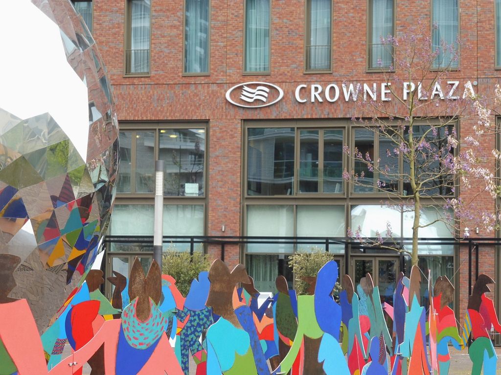 ArtZuid 2017 - Crist�bal Gabarr�n - Enlightened Universe en Crowne Plaza Hotel Zuidas - Amsterdam