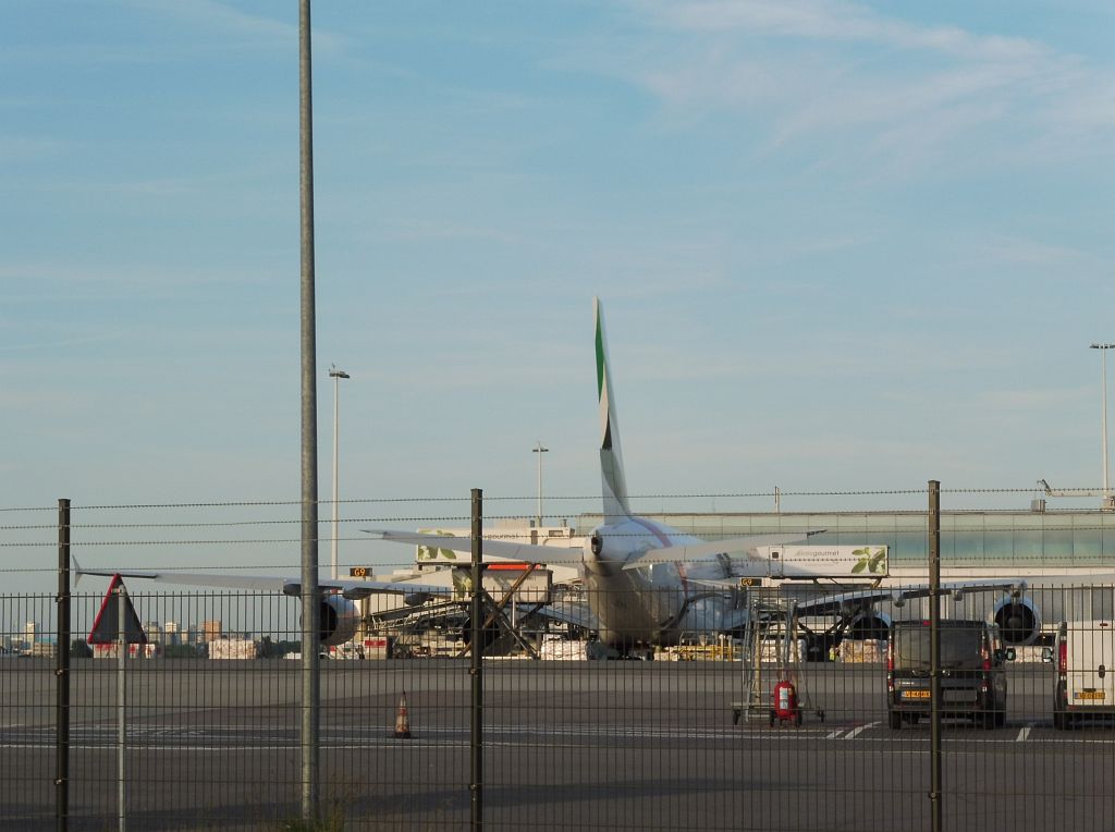 G-H Platform - A6-EDF Airbus A380-861 - Amsterdam