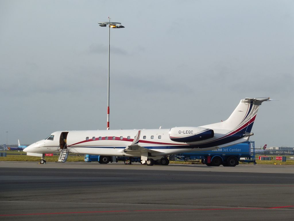 Platform Oost - G-LEGC Embraer Legacy 600 - Amsterdam