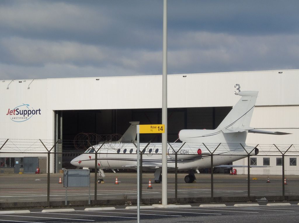Platform Oost - 9H-CGH Dassault Falcon 50EX - Amsterdam