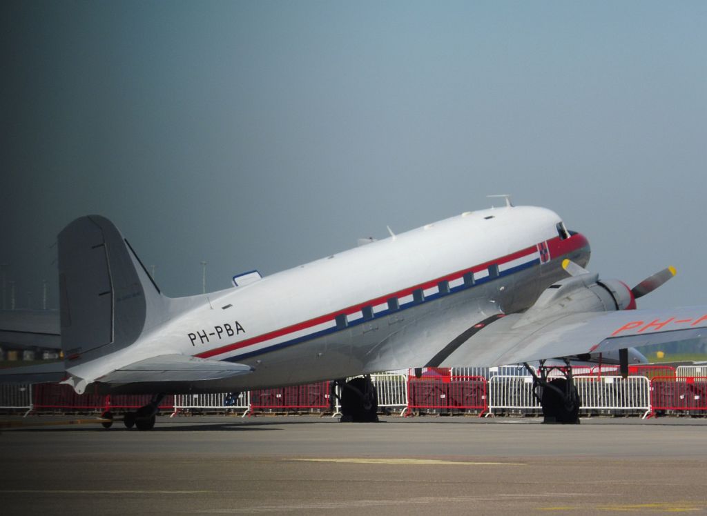 Platform Oost - PH-PBA Douglas C-47A Skytrain (DC-3) - Amsterdam