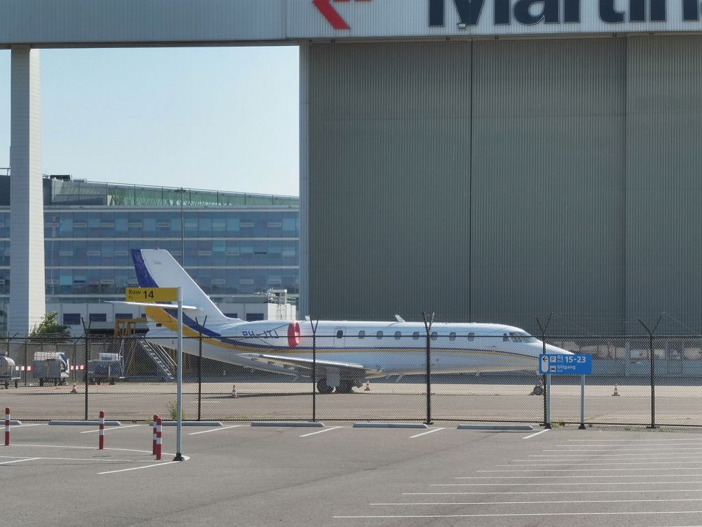 Platform Oost - PH-JTJ - Cessna 680 Citation Sovereign - Amsterdam