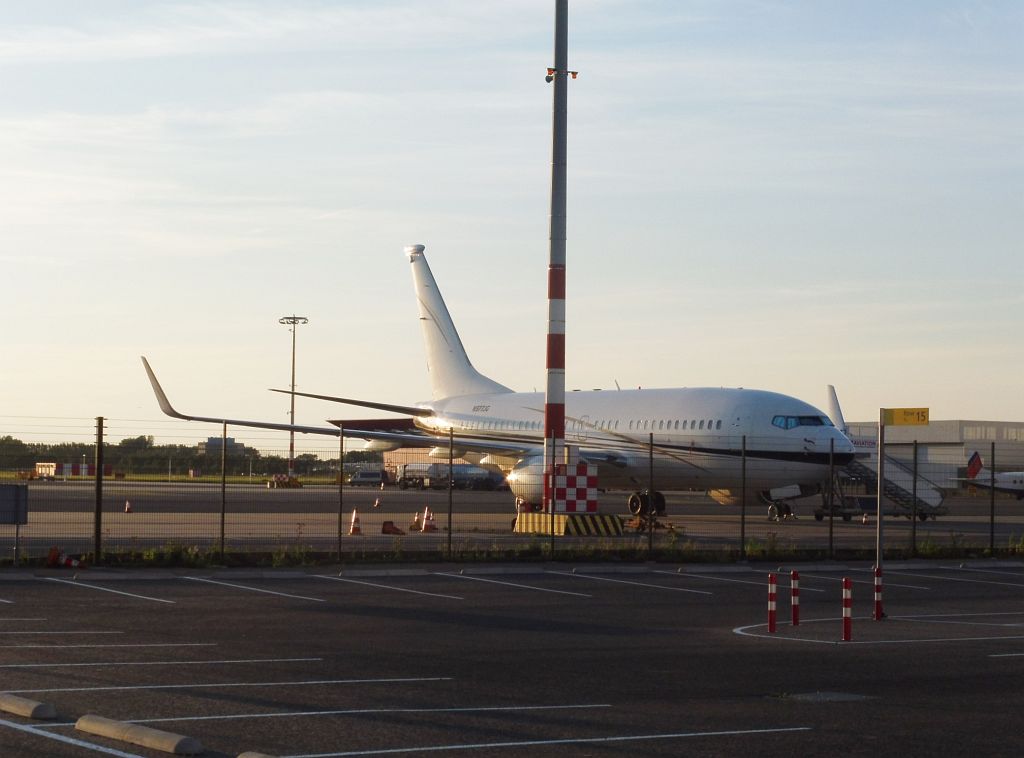 Platform Oost - N977JG Boeing 737-73Q - Amsterdam