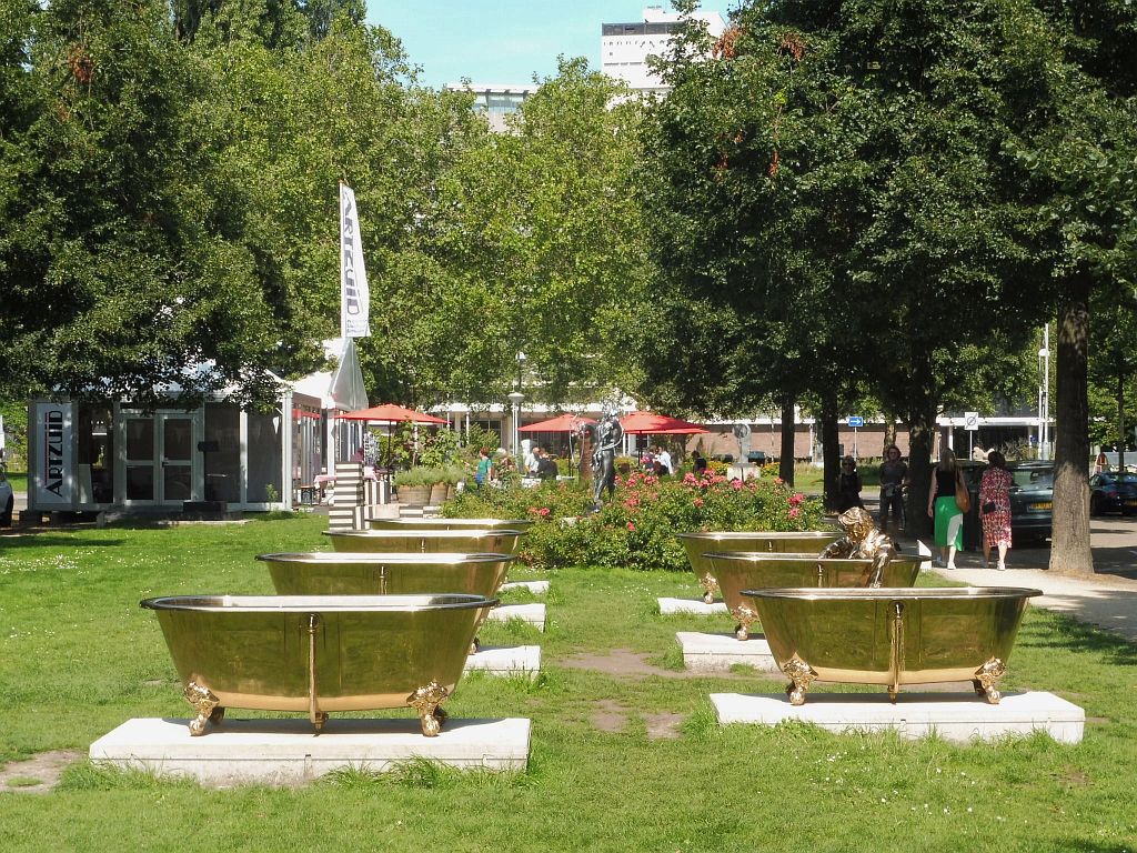 ArtZuid 2019 - Jan Fabre - 7 Bathtubs and The man who writes on water - Amsterdam