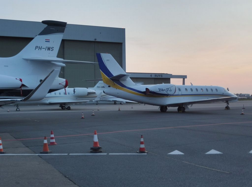 Platform Oost - PH-JTJ Cessna 680 Citation Sovereign - Amsterdam